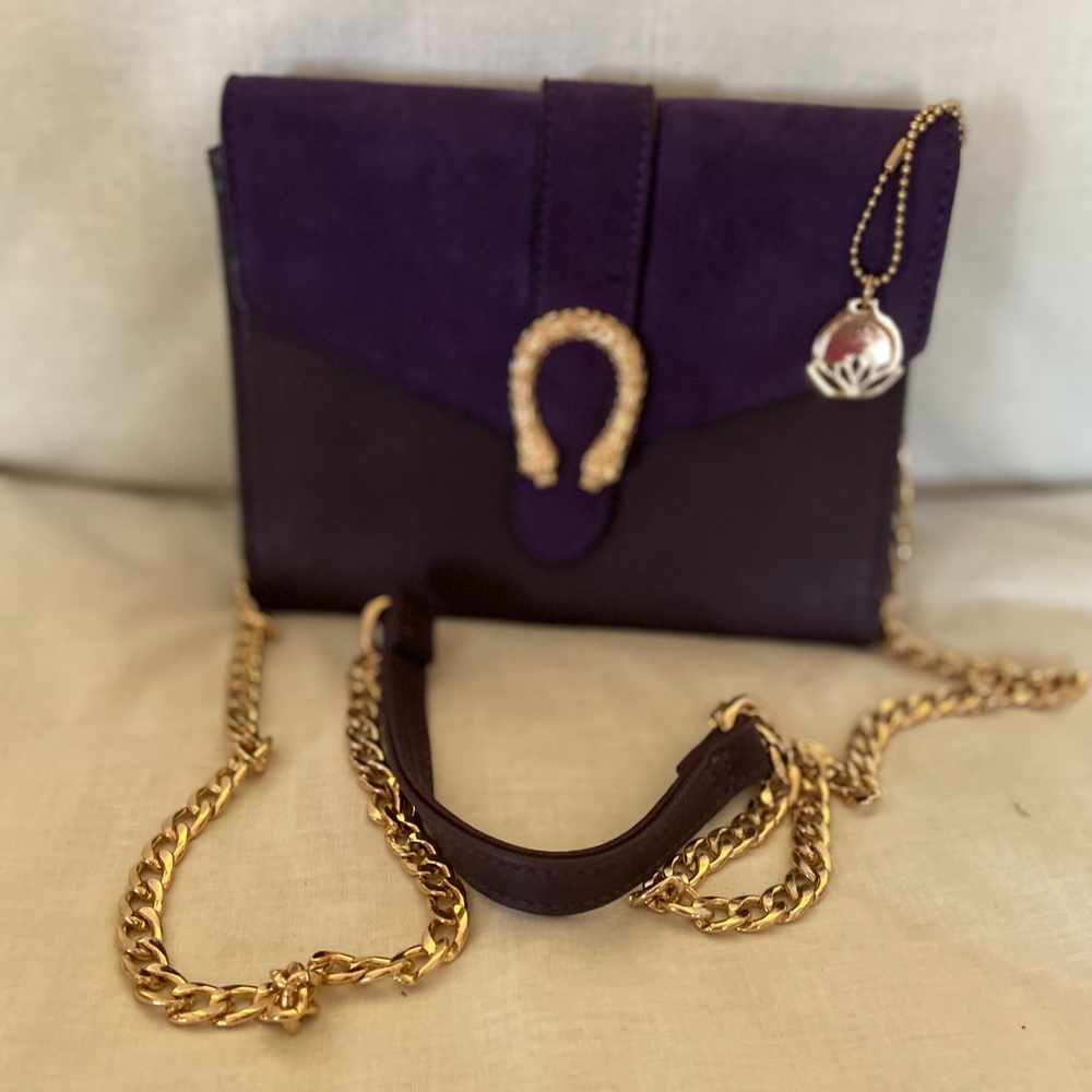 Shoulder bag in excellent condition.